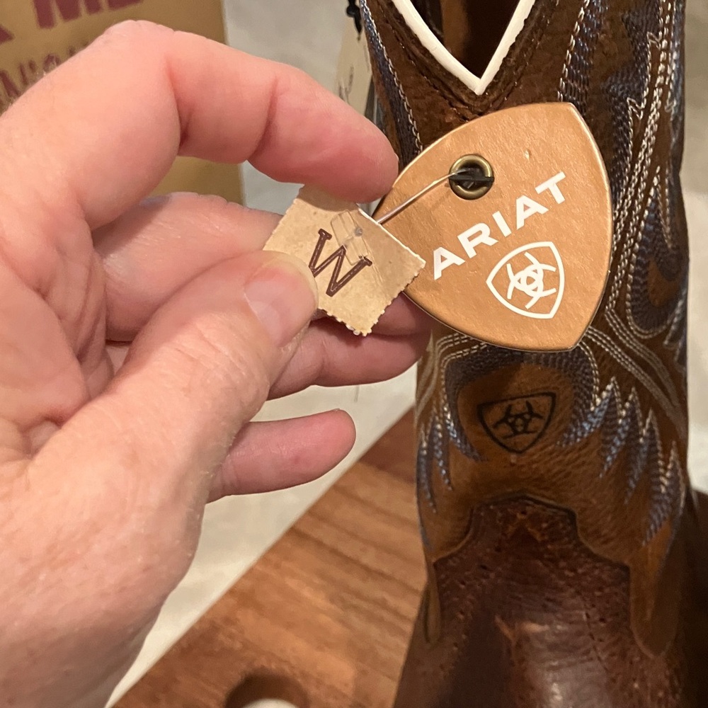 Ariat Brown Leather Western Cowboy Boots with Embroidered Shaft - Picture 4 of 5